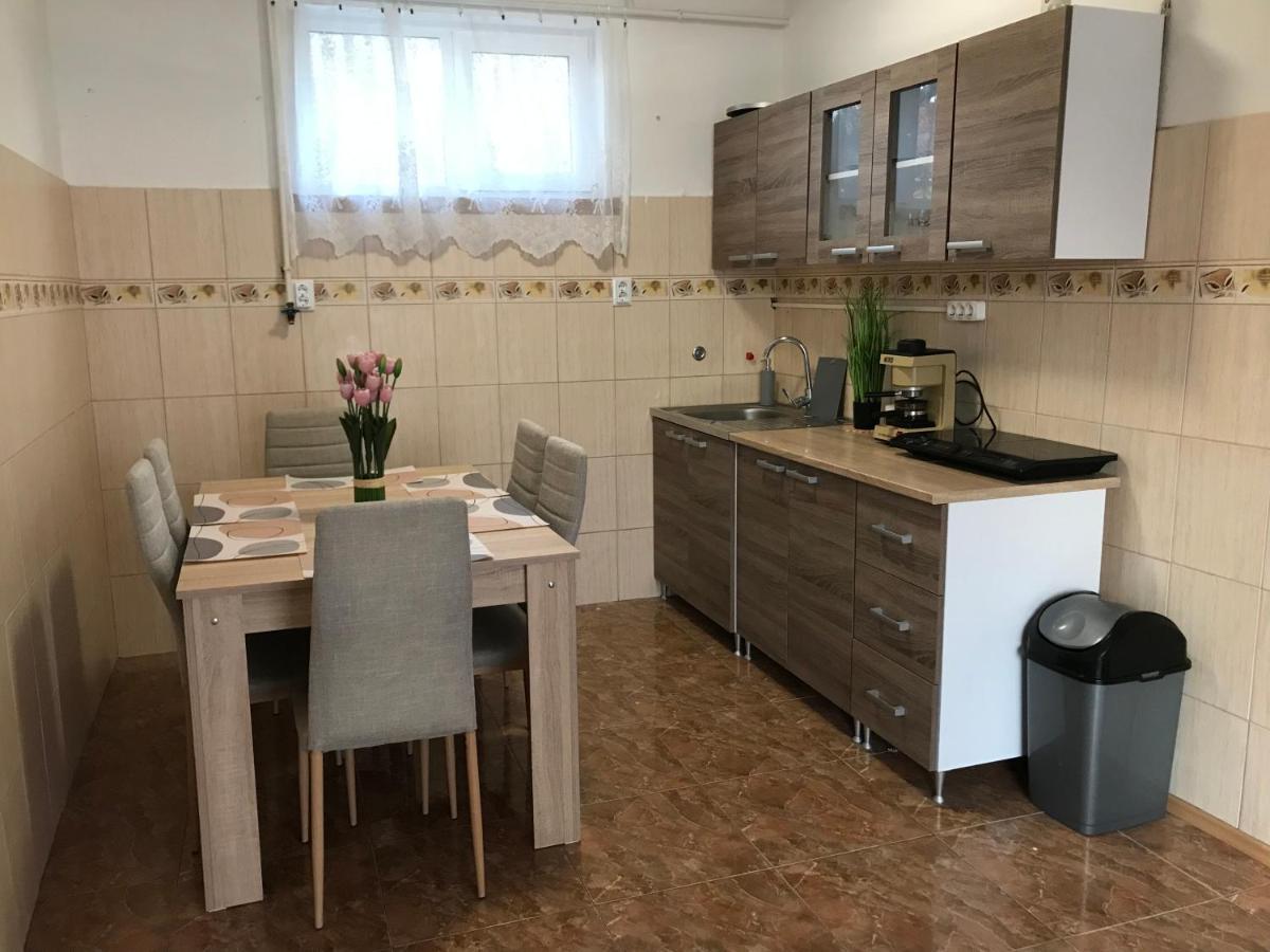 Summer Apartman Hajduszoboszlo Luaran gambar